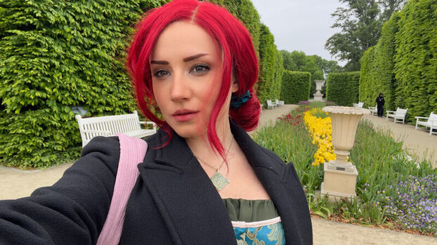 Ezy Summers Cosplay