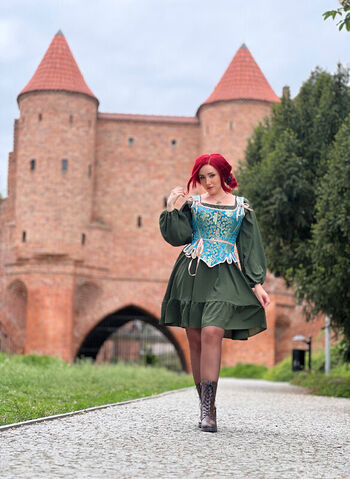 Ezy Summers Cosplay