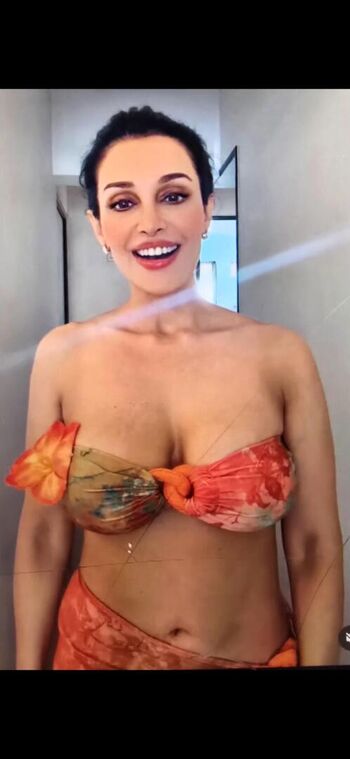 Flora Saini