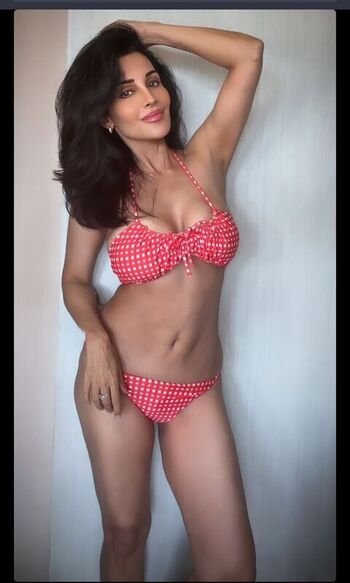 Flora Saini