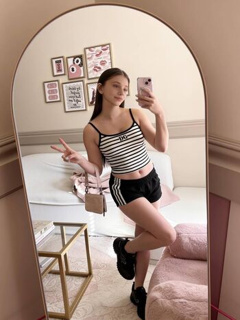 freyacollinsxx