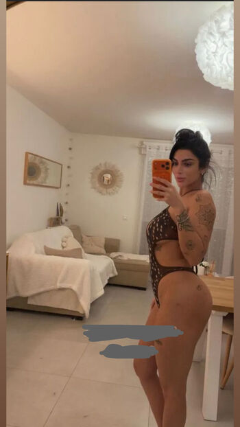 Georgina_latina