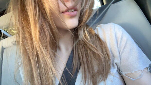 Grace Van Dien