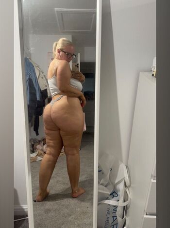 gracie_lazyeye05