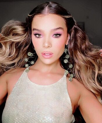 Hailee Steinfeld