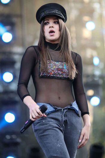 Hailee Steinfeld