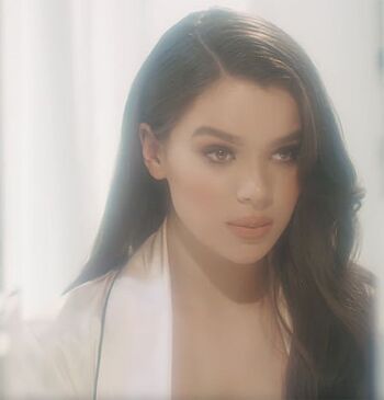 Hailee Steinfeld