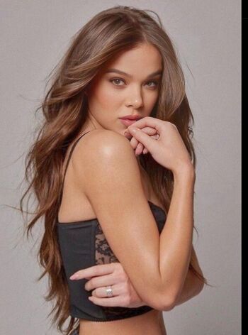 Hailee Steinfeld