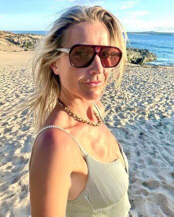 Helen Skelton