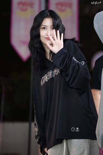Hirai Momo