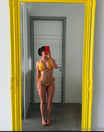 Holly Costello