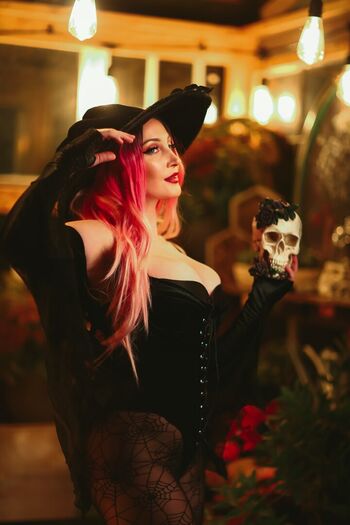 Holly Wolf