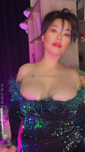 Hotmomjane