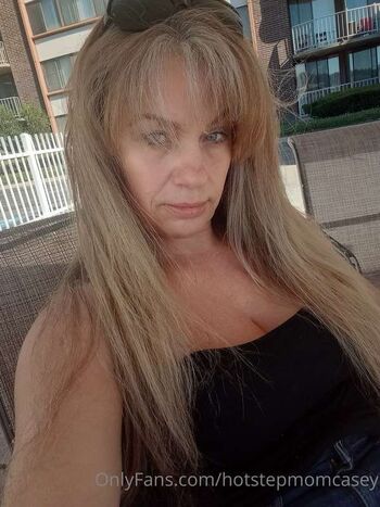 HotStepMomCasey
