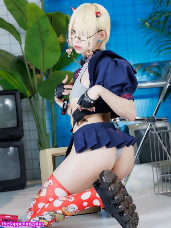 Iiniku Ushijima / prdtrt_shop Foto OnlyFans Nua #13