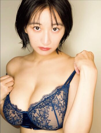 Ina Enohara 榎原依那