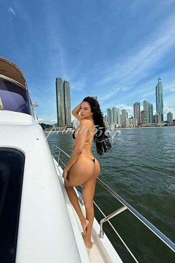 isa_medeiros