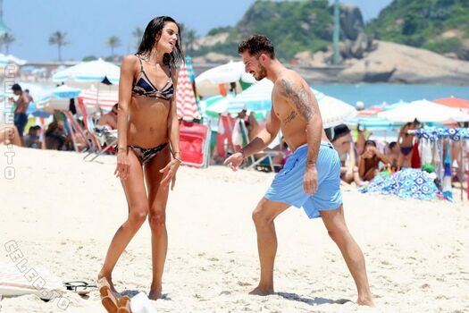 Izabel Goulart