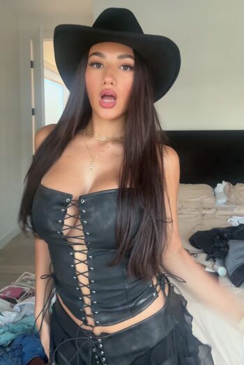 jasmine_lillyyyy