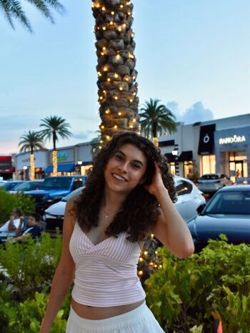 Jenny Hoyos