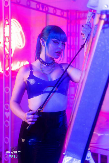 jewelzblu
