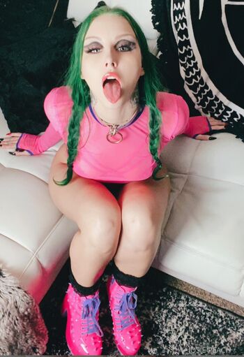 Josie Peach