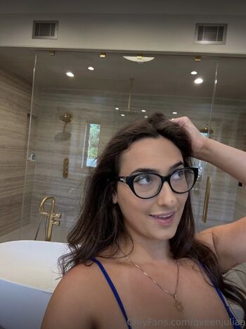Julia Ain