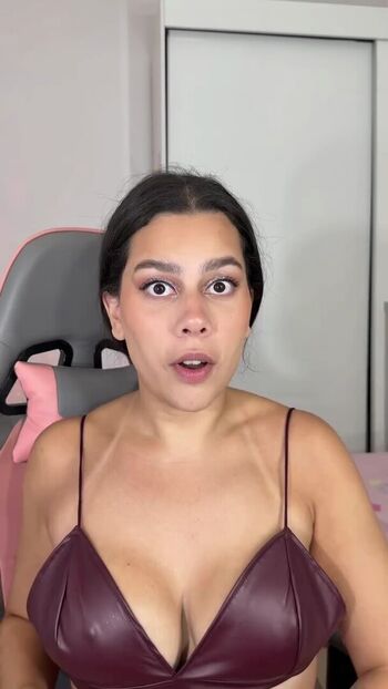 Julia_alvarengaa