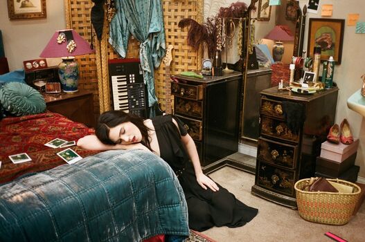 Julia Cumming (Sunflower Bean Singer/Bassist)