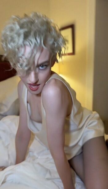 Julia Garner