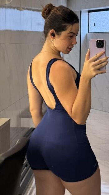 Julia Linhares