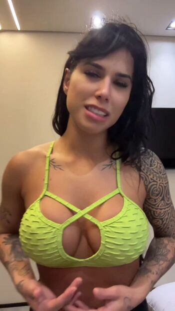 Jully Oliveira