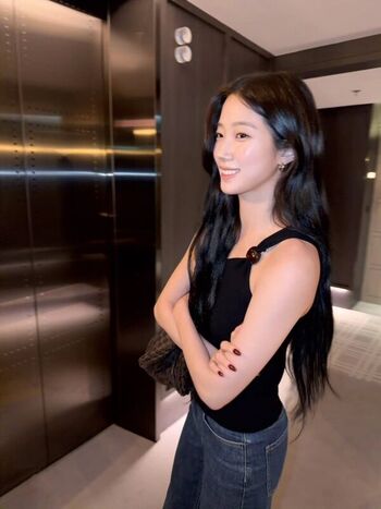 Kazuha Nakamura 中村 一葉