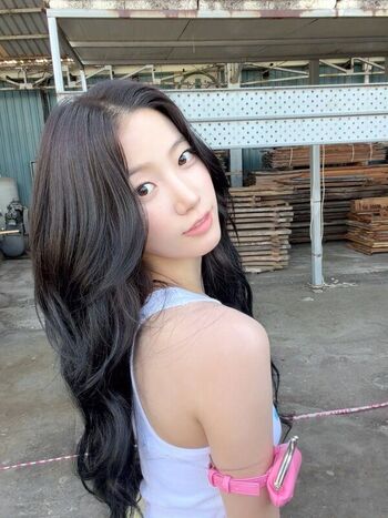 Kazuha Nakamura 中村 一葉