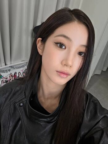 Kazuha Nakamura 中村 一葉