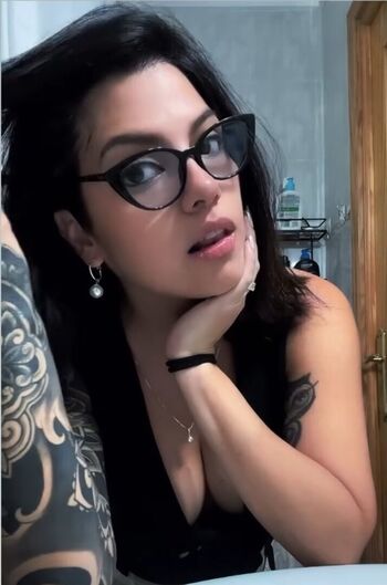Kelly AV