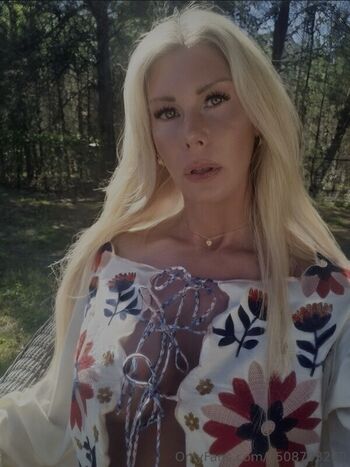 Kelly B