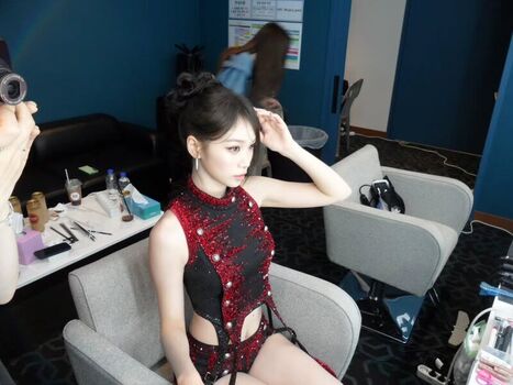 Kim Chaewon