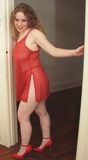 Kira The Little Redhead