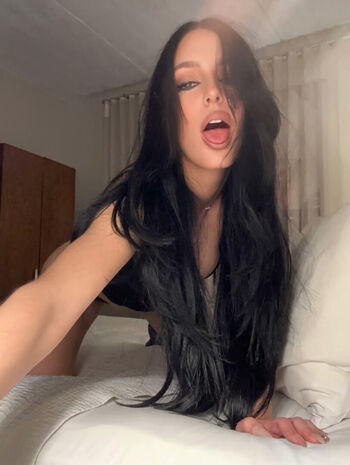 kristen_coms