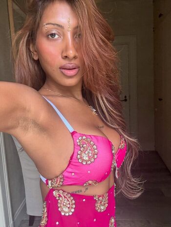 Lara Raj