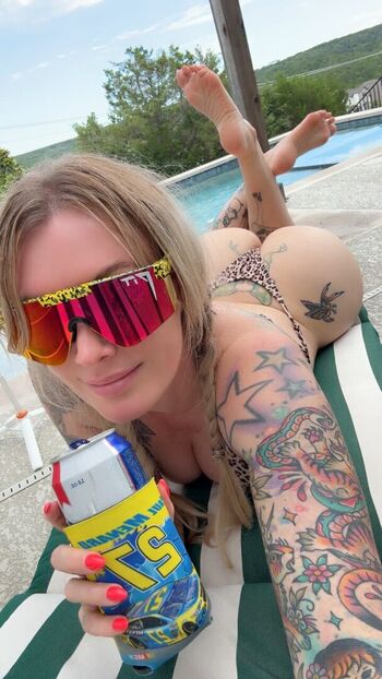 Laura Lux