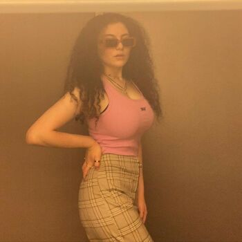 Lilla Crawford