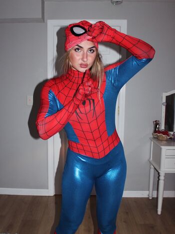 Lindsay Sento