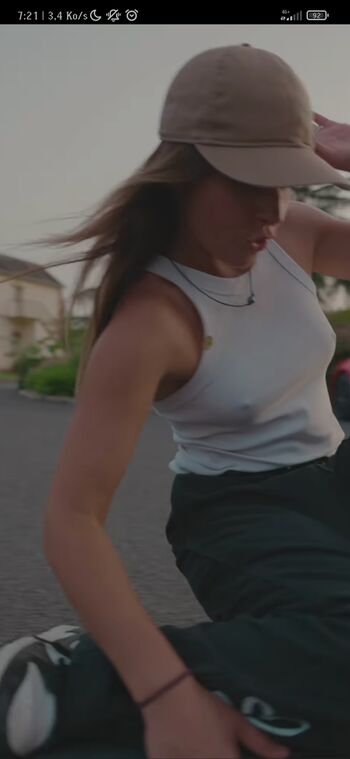 Manon Lanza