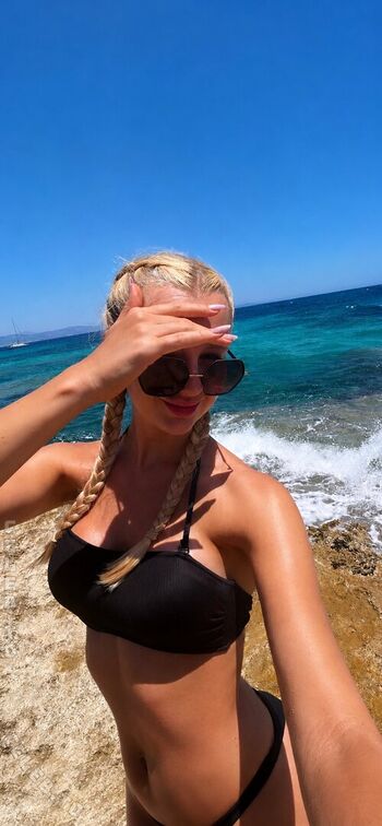 Mavie Noelle