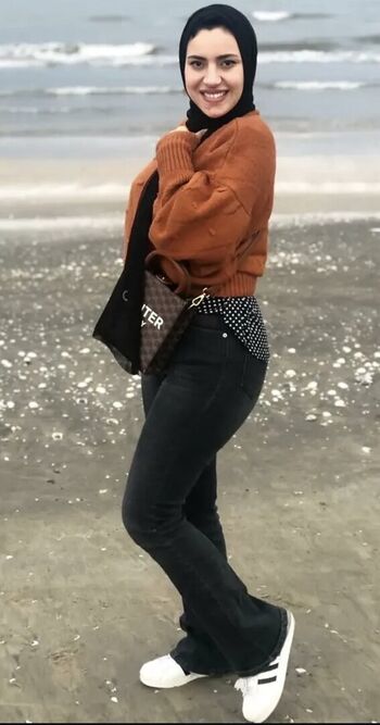 Melek Azad