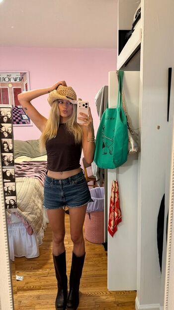 Mia Healey
