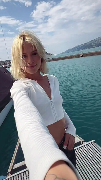 Mia Shy