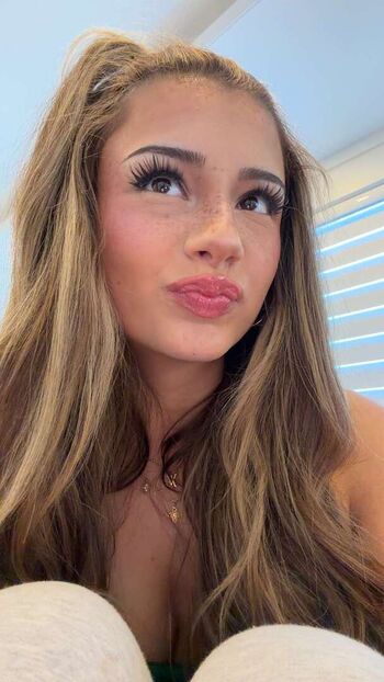 Mikayla Campinos